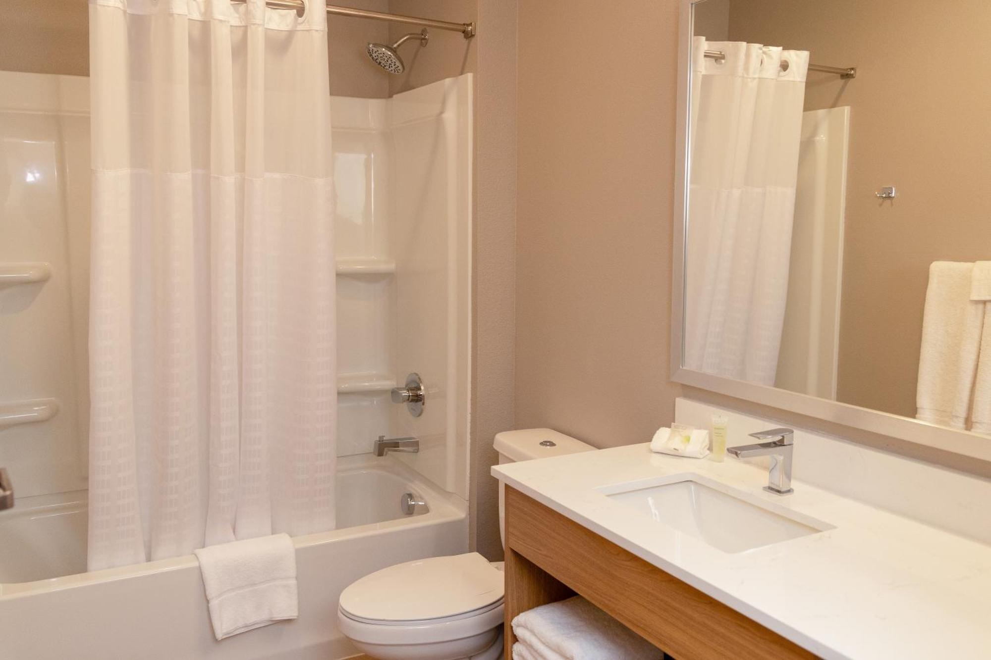 Livaway Suites Tri-Cities-Richland Exterior photo